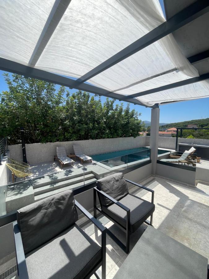 Apartments Belic With Pool Jelsa  Esterno foto