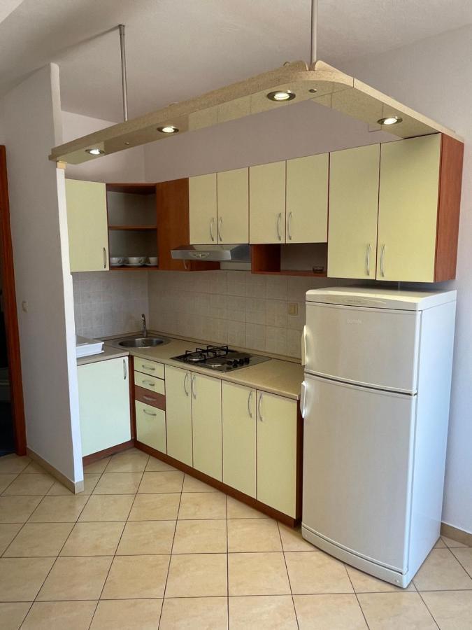 Apartments Belic With Pool Jelsa  Esterno foto