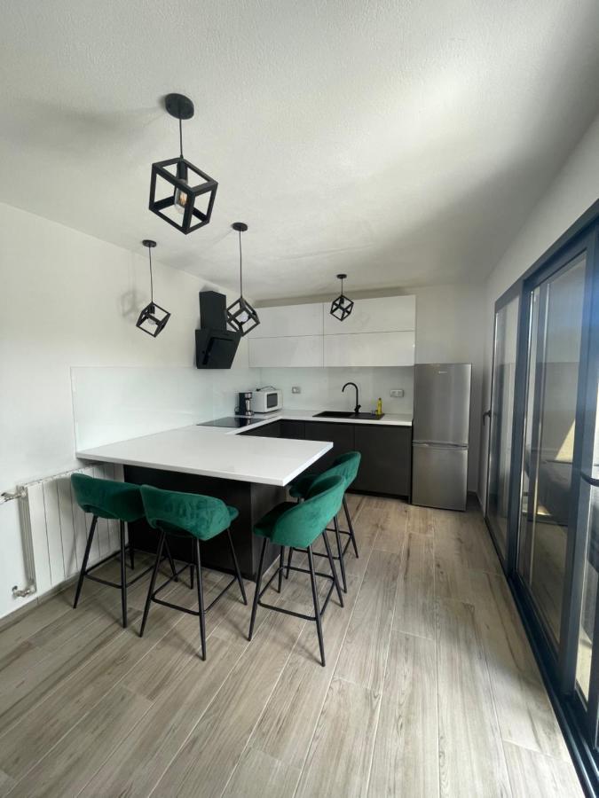 Apartments Belic With Pool Jelsa  Esterno foto