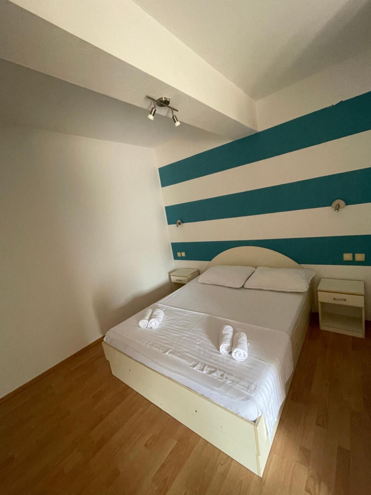 Apartments Belic With Pool Jelsa  Esterno foto
